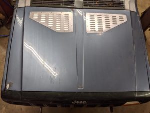 XJ Hood Louver