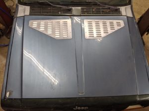 XJ Hood Louver